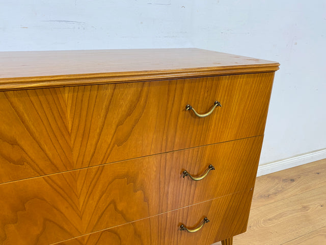 WMK Besonders schöne und sehr gut erhaltene skandinavische Kommode aus vollem Holz mit Schubladen & Messinggriffen # Sideboard Schubladenkommode Wäschekommode Flurkommode Mid-Century Vintage 50er 60er