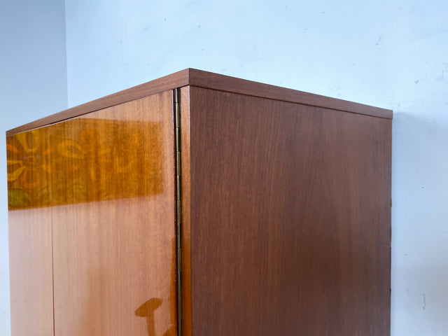 WMK Sehr schöner und perfekt aufgeteilter 70er Jahre Kleiderschrank mit Schubladen , Einlegeböden und Kleiderstange # Schrank Wäscheschrank Schlafzimmerschrank Wardrobe Garderobe Mid-Century Vintage