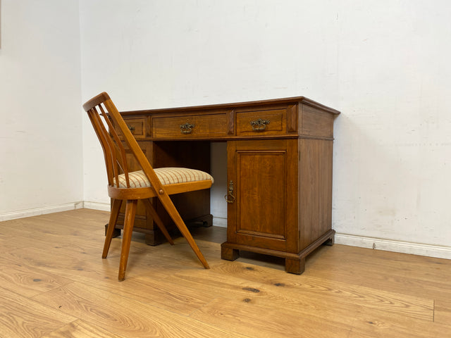 WMK Schöner und geräumiger freistehender antiker Schreibtisch im englischem Stil aus vollem Eichenholz mit edlen Messingbeschlägen, um 1910 # Desk Bürotisch Arbeitstisch Sekretär Jugendstil Vintage