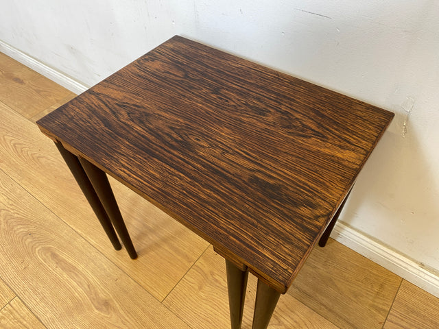 WMK Stilvoller & gut erhaltener skandinavischer 2-in-1 Satztisch aus edlem Palisander mit besonders schöner Maserung # Beistelltisch Couchtisch Coffee table Vintage Danish Design Mid-Century Rosewood