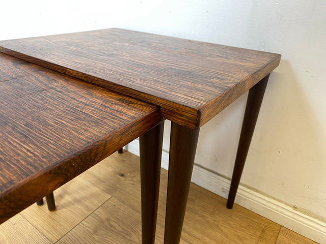 WMK Stilvoller & gut erhaltener skandinavischer 2-in-1 Satztisch aus edlem Palisander mit besonders schöner Maserung # Beistelltisch Couchtisch Coffee table Vintage Danish Design Mid-Century Rosewood