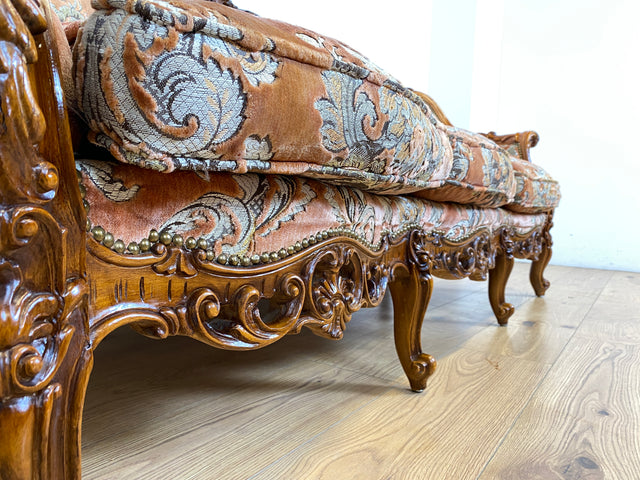 WMK Pompöses und sehr gut erhaltenes Vintage Sofa im Stile des Barock mit edlem Brokat Bezug und reichverziertem Holzrahmen # Couch 3-Sitzer Sitzgarnitur Rokoko Chippendale Stilmöbel Samt Altrosa