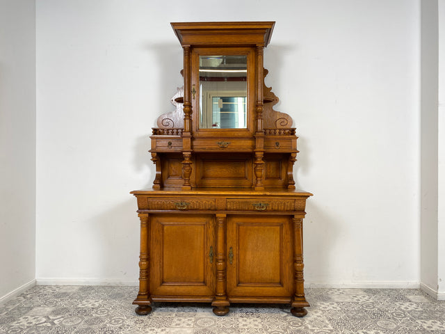 WMK Prachtvoller und gut erhaltener antiker Büffetschrank aus massivem Eichenholz mit prunkvollen Messingbeschlägen, um 1900 # Anrichte Aufsatzbuffett Buffett Schrank Highboard Gründerzeit Vintage