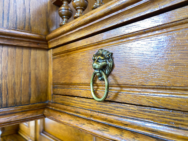 WMK Prachtvoller und gut erhaltener antiker Büffetschrank aus massivem Eichenholz mit prunkvollen Messingbeschlägen, um 1900 # Anrichte Aufsatzbuffett Buffett Schrank Highboard Gründerzeit Vintage