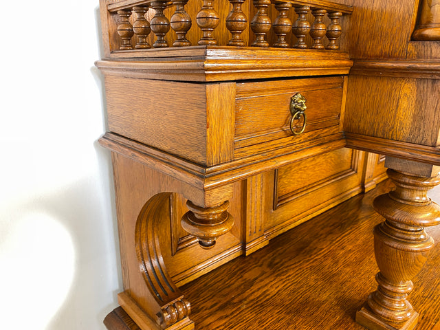 WMK Prachtvoller und gut erhaltener antiker Büffetschrank aus massivem Eichenholz mit prunkvollen Messingbeschlägen, um 1900 # Anrichte Aufsatzbuffett Buffett Schrank Highboard Gründerzeit Vintage