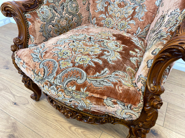 WMK 1/2 Pompöser und sehr gut erhaltener Vintage Sessel im Stile des Barock mit edlem Brokat Bezug und reichverziertem Holzrahmen # Armchair Stuhl Sitzgarnitur Rokoko Chippendale Stilmöbel Altrosa