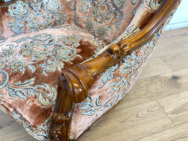 WMK 1/2 Pompöser und sehr gut erhaltener Vintage Sessel im Stile des Barock mit edlem Brokat Bezug und reichverziertem Holzrahmen # Armchair Stuhl Sitzgarnitur Rokoko Chippendale Stilmöbel Altrosa