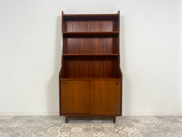 WMK Hochwertiger & sehr gut erhaltener skandinavischer Bücherschrank aus vollem Holz mit Schiebetüren & tollen Holzgriffen # Highboard Regal Bücherregal Kommode Danish Design Mid-Century Vintage 60er