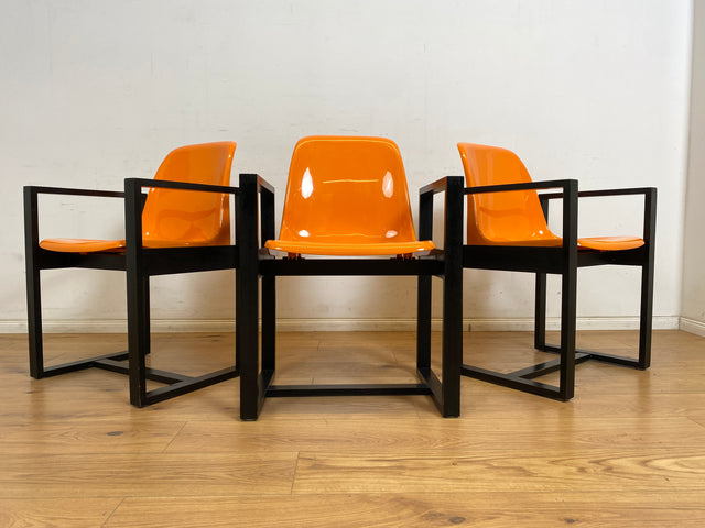 WMK 1/3 Kultiger & sehr gut erhaltener 70er Jahre Designerstuhl von Mann Möbel mit Kunststoffschale in knalligem orange & Holzgestell # Stuhl Sessel Designersessel Chair Design Retro Space Age Vintage