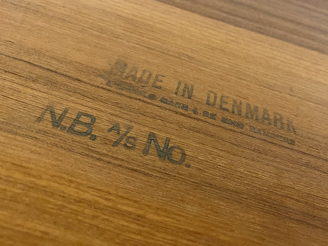 Seltener skandinavischer Mid-Century Designertisch von A/S Niels Bach Møbelfabrik in Teakholz I hoher Couchtisch Salontisch niedriger Esstisch Holztisch Küchentisch Tisch Danish Design Vintage