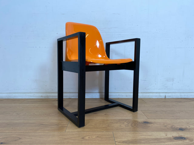 WMK 1/3 Kultiger & sehr gut erhaltener 70er Jahre Designerstuhl von Mann Möbel mit Kunststoffschale in knalligem orange & Holzgestell # Stuhl Sessel Designersessel Chair Design Retro Space Age Vintage