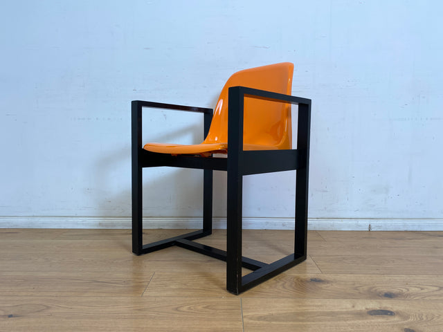 WMK 1/3 Kultiger & sehr gut erhaltener 70er Jahre Designerstuhl von Mann Möbel mit Kunststoffschale in knalligem orange & Holzgestell # Stuhl Sessel Designersessel Chair Design Retro Space Age Vintage