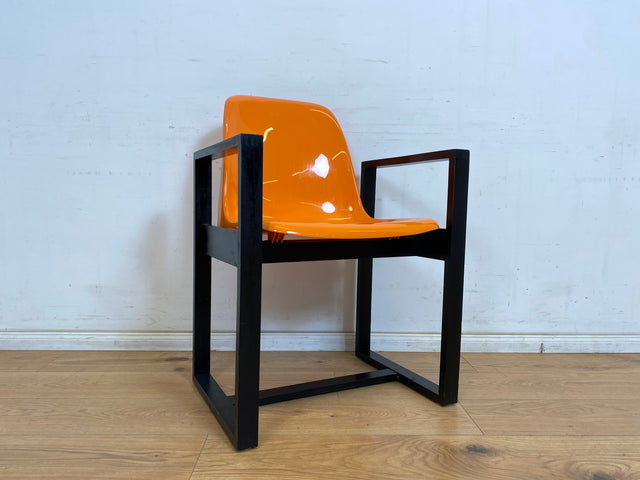 WMK 1/3 Kultiger & sehr gut erhaltener 70er Jahre Designerstuhl von Mann Möbel mit Kunststoffschale in knalligem orange & Holzgestell # Stuhl Sessel Designersessel Chair Design Retro Space Age Vintage