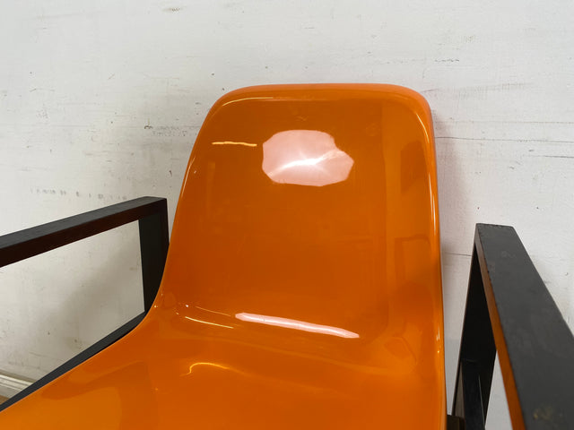 WMK 1/3 Kultiger & sehr gut erhaltener 70er Jahre Designerstuhl von Mann Möbel mit Kunststoffschale in knalligem orange & Holzgestell # Stuhl Sessel Designersessel Chair Design Retro Space Age Vintage