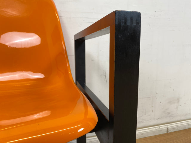 WMK 1/3 Kultiger & sehr gut erhaltener 70er Jahre Designerstuhl von Mann Möbel mit Kunststoffschale in knalligem orange & Holzgestell # Stuhl Sessel Designersessel Chair Design Retro Space Age Vintage