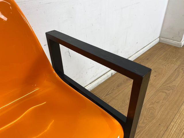 WMK 1/3 Kultiger & sehr gut erhaltener 70er Jahre Designerstuhl von Mann Möbel mit Kunststoffschale in knalligem orange & Holzgestell # Stuhl Sessel Designersessel Chair Design Retro Space Age Vintage