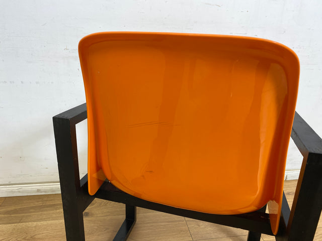 WMK 1/3 Kultiger & sehr gut erhaltener 70er Jahre Designerstuhl von Mann Möbel mit Kunststoffschale in knalligem orange & Holzgestell # Stuhl Sessel Designersessel Chair Design Retro Space Age Vintage