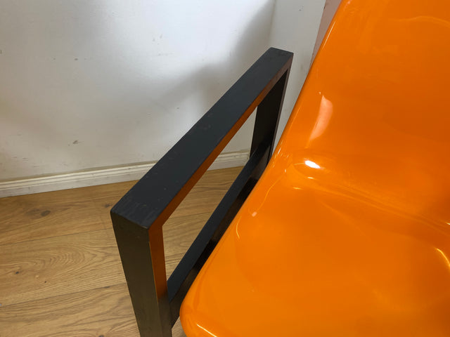 WMK 1/3 Kultiger & sehr gut erhaltener 70er Jahre Designerstuhl von Mann Möbel mit Kunststoffschale in knalligem orange & Holzgestell # Stuhl Sessel Designersessel Chair Design Retro Space Age Vintage