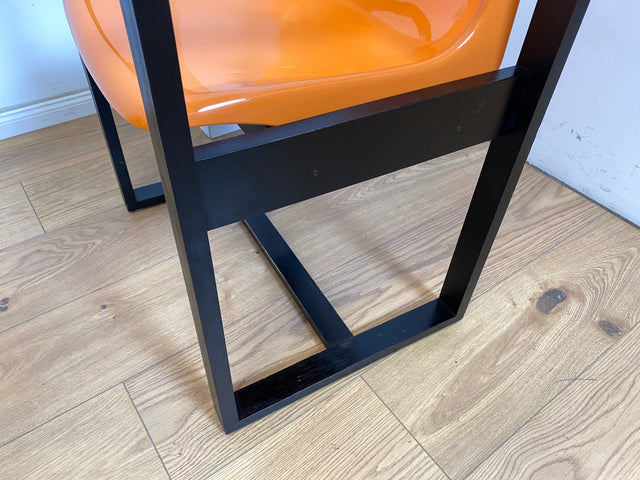 WMK 1/3 Kultiger & sehr gut erhaltener 70er Jahre Designerstuhl von Mann Möbel mit Kunststoffschale in knalligem orange & Holzgestell # Stuhl Sessel Designersessel Chair Design Retro Space Age Vintage