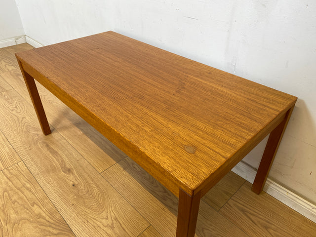 WMK Minimalistischer und gut erhaltener skandinavischer 70er Jahre Couchtisch , 90x45, in Teakholz # Wohnzimmertisch Coffee Table Sofatisch Teaktisch Vintage Mid-Century Retro Teak # Versand möglich