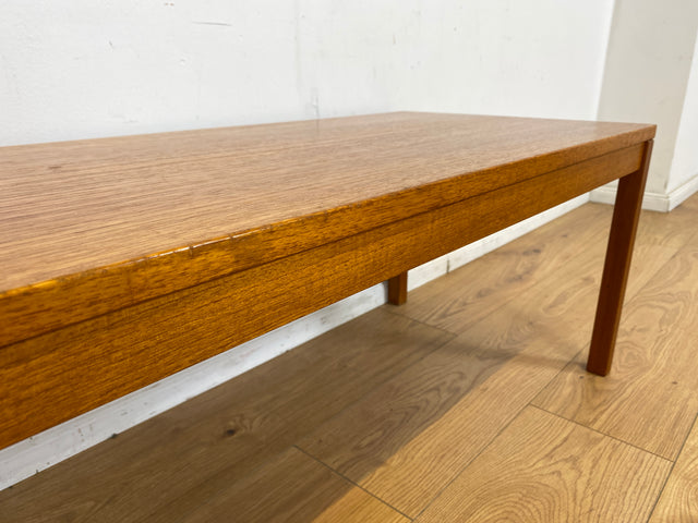 WMK Minimalistischer und gut erhaltener skandinavischer 70er Jahre Couchtisch , 90x45, in Teakholz # Wohnzimmertisch Coffee Table Sofatisch Teaktisch Vintage Mid-Century Retro Teak # Versand möglich