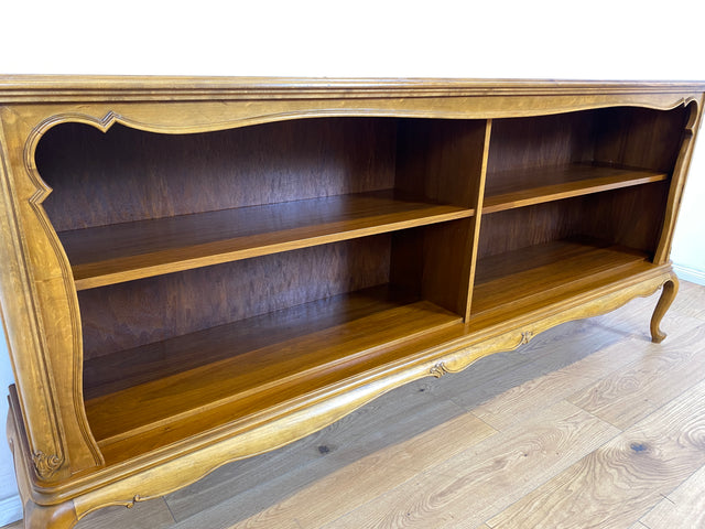 WMK Vornehme & sehr gut erhaltene 60er Jahre Chippendale offene Kommode , Handverziert, m. verstell. Regalböden # Sideboard Regal Bücherregal Bücherschrank TV-Lowboard Fernsehkommode Stilmöbel Vintage