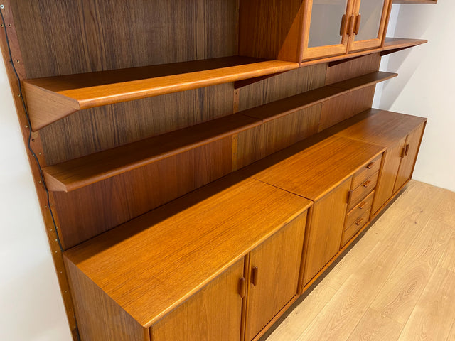 WMK Umfangreiches, hochwertiges und gut erhaltenes modulares Mid-Century Regalsystem im Teakholz # Regalwand Regal Schrankwand Sideboard Stingregal Skandinavisch Danish Design Teak Vintage 60er