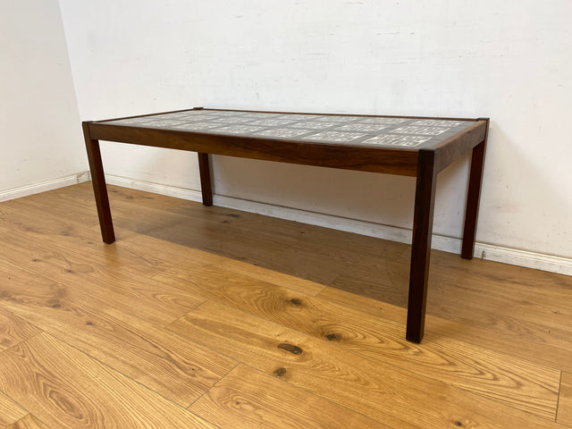 WMK Stilvoller und sehr gut erhaltener großer dänischer Couchtisch aus Palisander mit kunstvoll gestalteten Fliesen # skandinavischer Wohnzimmertisch Fliesentisch Coffee Table Mid-Century Vintage 70er