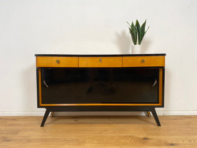 WMK Formschönes, sehr geräumiges und gut erhaltenes Mid-Century Sideboard mit Schubladen & konischen Füßen # Schrank Kommode TV-Bank Fernsehkommode TV-Board Anrichte Retro 50er 60er Vintage Rockabilly