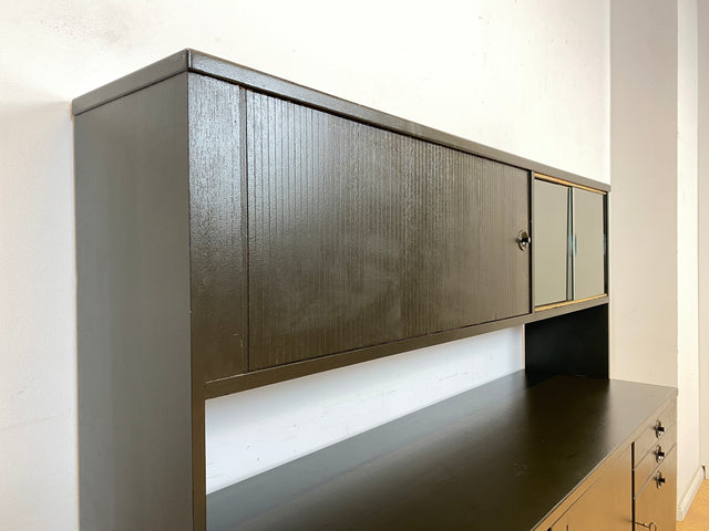 WMK Stilvolles schwarz lackiertes skandinavisches 60er Jahre Highboard mit Vitrinen Aufsatz , Schubladen & Rollladen Tür # Anrichte Sideboard Küchenschrank Geschirrschrank Danish Design Vintage 50er