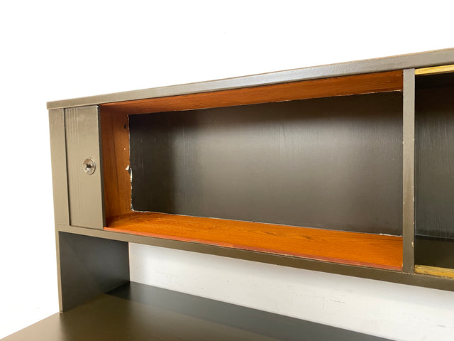 WMK Stilvolles schwarz lackiertes skandinavisches 60er Jahre Highboard mit Vitrinen Aufsatz , Schubladen & Rollladen Tür # Anrichte Sideboard Küchenschrank Geschirrschrank Danish Design Vintage 50er