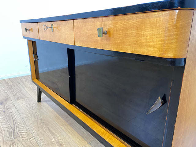 WMK Formschönes, sehr geräumiges und gut erhaltenes Mid-Century Sideboard mit Schubladen & konischen Füßen # Schrank Kommode TV-Bank Fernsehkommode TV-Board Anrichte Retro 50er 60er Vintage Rockabilly