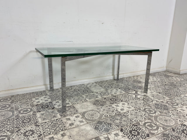 WMK Gut erhaltener Couchtisch mit Glasplatte und Chromgestell, bauähnlich mit Barcelona von Knoll # Tisch Glastisch Glascouchtisch Wohnzimmertisch Chrom Retro Vintage # Lieferung möglich