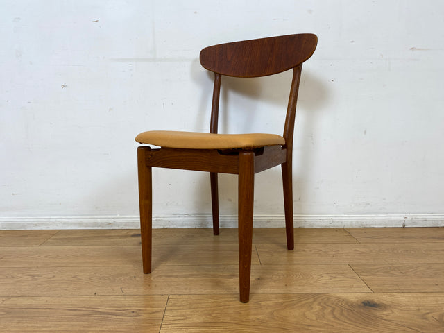 WMK I Stilvoller skandinavischer Mid-Century Designer Esszimmerstuhl von Farstrup aus Teakholz mit Kunstleder Bezug