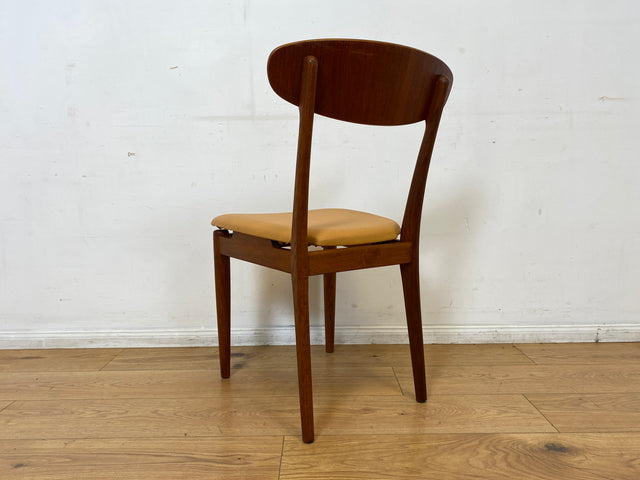 WMK I Stilvoller skandinavischer Mid-Century Designer Esszimmerstuhl von Farstrup aus Teakholz mit Kunstleder Bezug
