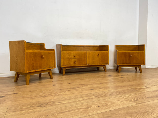 WMK Stilvolles und sehr gut erhaltenes Mid-Century Lowboard aus vollem Holz mit Schubladen, Glasauflage und schönen Holzgriffen # Sideboard Kommode TV-Lowboard Fernsehkommode Flurkommode Vintage 60er