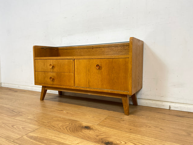 WMK Stilvolles und sehr gut erhaltenes Mid-Century Lowboard aus vollem Holz mit Schubladen, Glasauflage und schönen Holzgriffen # Sideboard Kommode TV-Lowboard Fernsehkommode Flurkommode Vintage 60er