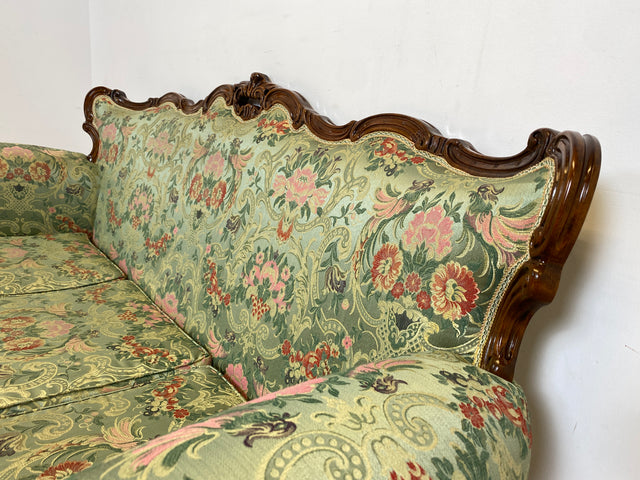 WMK Pompöses und sehr gut erhaltenes freistehendes Vintage Sofa im Stile des Rokoko mit reichverziertem Holzrahmen und hochwertigem floralem Bezug # Couch 3-Sitzer 3er Chaiselongue Barock Stilmöbel