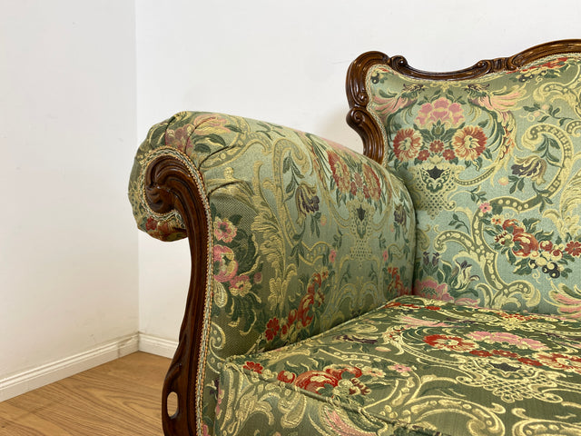 WMK Pompöses und sehr gut erhaltenes freistehendes Vintage Sofa im Stile des Rokoko mit reichverziertem Holzrahmen und hochwertigem floralem Bezug # Couch 3-Sitzer 3er Chaiselongue Barock Stilmöbel