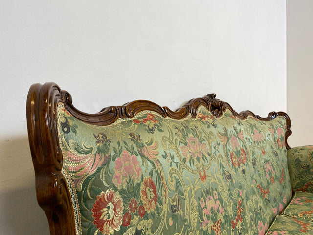 WMK Pompöses und sehr gut erhaltenes freistehendes Vintage Sofa im Stile des Rokoko mit reichverziertem Holzrahmen und hochwertigem floralem Bezug # Couch 3-Sitzer 3er Chaiselongue Barock Stilmöbel