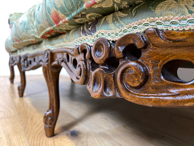 WMK Pompöses und sehr gut erhaltenes freistehendes Vintage Sofa im Stile des Rokoko mit reichverziertem Holzrahmen und hochwertigem floralem Bezug # Couch 3-Sitzer 3er Chaiselongue Barock Stilmöbel