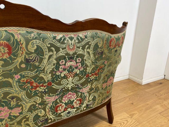 WMK Pompöses und sehr gut erhaltenes freistehendes Vintage Sofa im Stile des Rokoko mit reichverziertem Holzrahmen und hochwertigem floralem Bezug # Couch 3-Sitzer 3er Chaiselongue Barock Stilmöbel