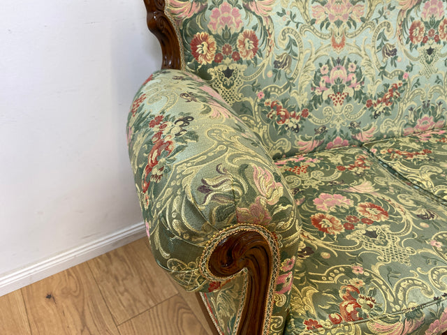 WMK Pompöses und sehr gut erhaltenes freistehendes Vintage Sofa im Stile des Rokoko mit reichverziertem Holzrahmen und hochwertigem floralem Bezug # Couch 3-Sitzer 3er Chaiselongue Barock Stilmöbel