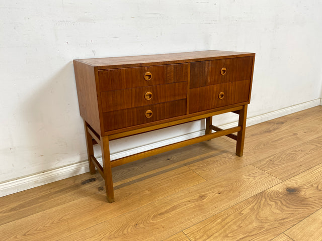 WMK Stilvolles skandinavisches Lowboard in Teakholz mit Schubladen & formschönen Holzgriffen # Kommode Sideboard Schubladenkommode Flurkommode TV-Lowboard Danish Design Mid-Century Vintage Teak 60er