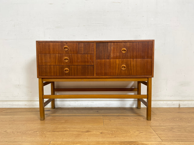 WMK Stilvolles skandinavisches Lowboard in Teakholz mit Schubladen & formschönen Holzgriffen # Kommode Sideboard Schubladenkommode Flurkommode TV-Lowboard Danish Design Mid-Century Vintage Teak 60er