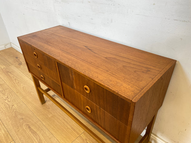 WMK Stilvolles skandinavisches Lowboard in Teakholz mit Schubladen & formschönen Holzgriffen # Kommode Sideboard Schubladenkommode Flurkommode TV-Lowboard Danish Design Mid-Century Vintage Teak 60er