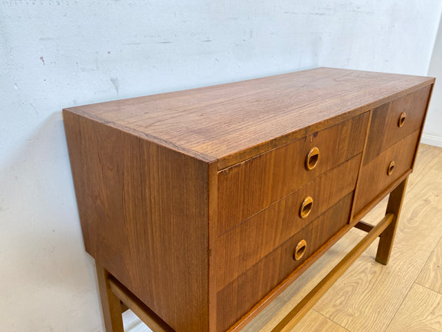 WMK Stilvolles skandinavisches Lowboard in Teakholz mit Schubladen & formschönen Holzgriffen # Kommode Sideboard Schubladenkommode Flurkommode TV-Lowboard Danish Design Mid-Century Vintage Teak 60er