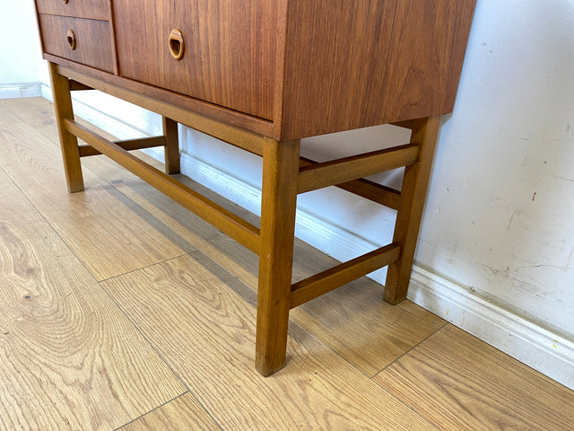 WMK Stilvolles skandinavisches Lowboard in Teakholz mit Schubladen & formschönen Holzgriffen # Kommode Sideboard Schubladenkommode Flurkommode TV-Lowboard Danish Design Mid-Century Vintage Teak 60er