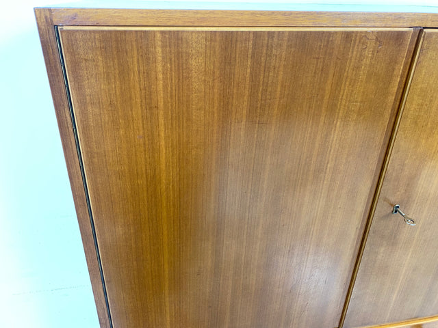 WMK Schönes und geräumiges Mid-Century Highboard aus vollem Holz mit Schubladen # Schrank Kommode Sideboard Hochschrank Geschirschrank Wäscheschrank Mid-Century Vintage 60er # Lieferung möglich