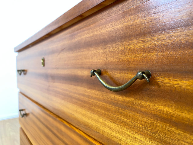 WMK Stilvolle & hochwertige skandinavische Kommode aus vollem Holz in sehr gutem Zustand, mit Schubladen & tollen Messinggriffen # Kommode Sideboard Wäschekommode Schubladenkommode Mid-Century Vintage